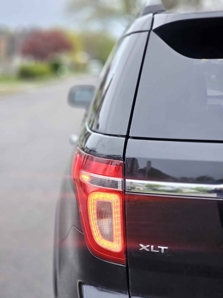 2013 Ford explorer XLT Sport Utility 4D